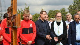 Четверг. Троекуровское кладбище. Мероприятия в честь 60-летия Федора Черенкова.