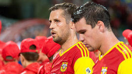 25 июля. Тула. "Арсенал" - "Нефтчи" - 0:1. Кирилл Комбаров и Сергей Ткачев.