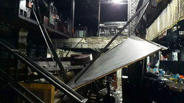 Американские ватерполистки обрушили балкон. Есть жертвы