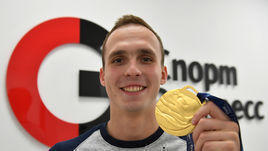 Рекордсмен мира Антон Чупков - о планах на Олимпиаду, Сунь Яне и бабушках на дорожке