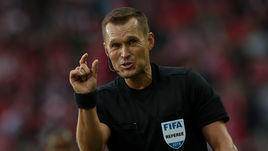 3 августа. Москва. "Спартак" - "Динамо" - 0:0. Главный арбитр Владислав Безбородов.