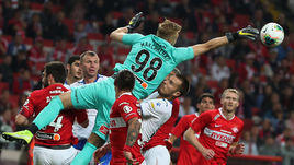 3 августа. Москва. "Спартак" - "Динамо" - 0:0. Опасный момент у ворот Александра Максименко.