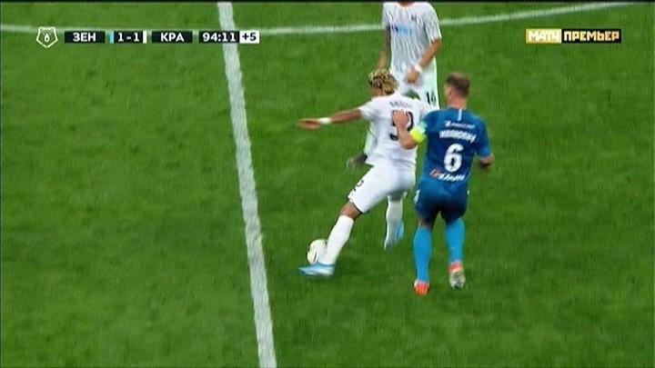 Гол Дзюбы: начало атаки, Иванович vs Виллена. Гол Дзюбы: начало атаки, Иванович vs Виллена.