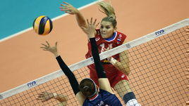 4 августа. Калининград. Россия - Корея - 3:2. Ирина Фетисова (справа).