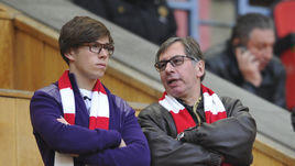 Петр Авен (справа) с сыном.