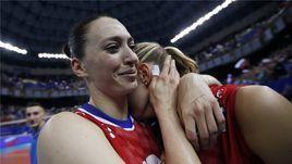 4 августа. Калининград. Россия - Корея - 3:2. Евгения Старцева (слева).