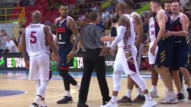 Стычка игроков сборных России и Венесуэлы. Стычка игроков сборных России и Венесуэлы.