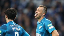 10 августа. Москва. "Динамо" - "Зенит" - 0:2. Сердар Азмун и Артем Дзюба.