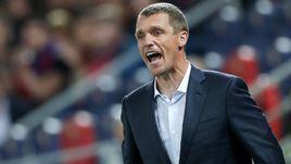 11 августа. Москва. ЦСКА - "Сочи" - 0:0. Главный тренер армейцев Виктор Гончаренко.