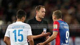 11 августа. Москва. ЦСКА - "Сочи" - 0:0. Виталий Мешков и Федор Чалов с разбитым носом.