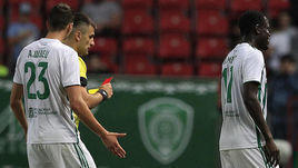 11 августа. Грозный. "Ахмат" – "Спартак" – 1:3. Только что Алексей Сухой удалил Аблая Мбенга (№17).