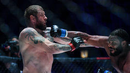 "Хотел отвести от бокса негатив". Почему Александра Емельяненко не допустили к боксерскому турниру