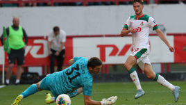 11 августа. Москва. Черкизово. «Локомотив» – «Урал» – 4:0. 78-я минута. Алексей Миранчук забивает четвертый гол железнодорожников.