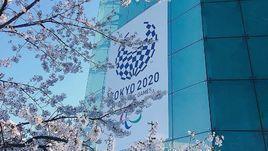 В Токио спортсмены жалуются на экстремальную жару и грязную воду.