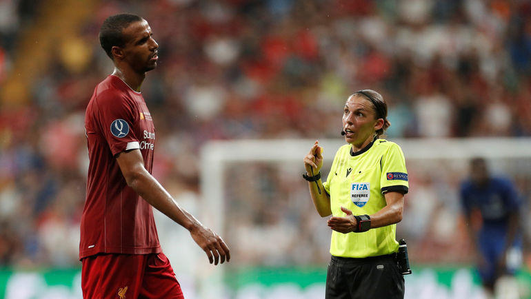 Жоэль Матип и Стефани Фраппар. Фото REUTERS Жоэль Матип и Стефани Фраппар. Фото REUTERS