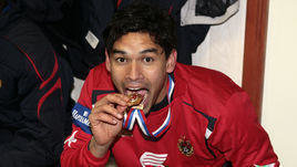 11 марта 2006 года. Москва. «Спартак» - ЦСКА – 2:3. Дуду с медалью за победу в Суперкубке России.