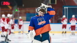 «Получаю меньше 50 тысяч, будет больше — отдам родителям». Самый талантливый вратарь мира — россиянин из СКА