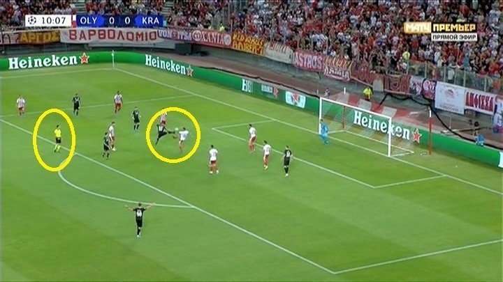 11-я минута матча «Олимпиакос» - «Краснодар». 11-я минута матча «Олимпиакос» - «Краснодар».