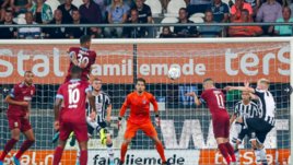 Слуцкий лишился победы и ведущего защитника. «Витесс» сыграл вничью с «Херкалесом»