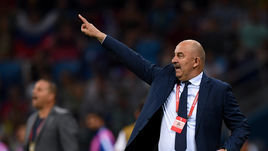 Главный тренер сборной России Станислав Черчесов.