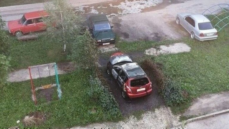 Сожженный автомобиль. Фото ВКонтакте, «Подслушано у водителей Рязани» Сожженный автомобиль. Фото ВКонтакте, «Подслушано у водителей Рязани»
