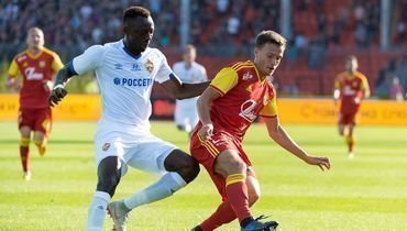 1 сентября. Тула. «Арсенал» - ЦСКА – 1:2. Победу армейцам принес гол Седрика Гогуа (слева).