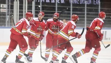 3 сентября. Шэньчжэнь. «Куньлунь» - «Салават Юлаев» - 4:3 Б. Китайская команда начала новый сезон с победы.