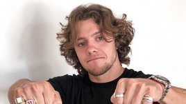 «Раньше ходили с Овечкиным на ужины. Теперь не знаю — будем ли». Большое интервью Артемия Панарина