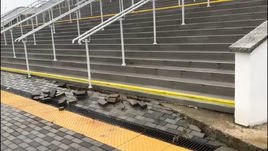 Стадион в Калининграде проваливается? Вокруг арены — странные бугры