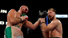 Месиво вместо лица. Тайсон Фьюри устроил кровавый бой