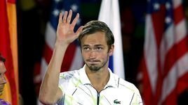 Интервью Даниила Медведева: спорит с тренером, не переплачивает за бизнес-класс, не дает спать футбольной сборной