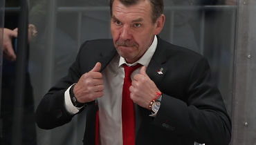 24 сентября. Москва. «Спартак» — «Салават Юлаев» — 2:4. Главный тренер красно-белых Олег Знарок вернулся к работе после болезни.