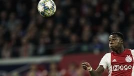 Промес — звезда «Аякса». У Квинси первый хет-трик в Голландии