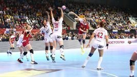 Женская сборная стартовала с крупной победы