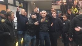 В Голландии фанаты выгнали со стадиона владельца клуба. Он много обещал и ничего не делал