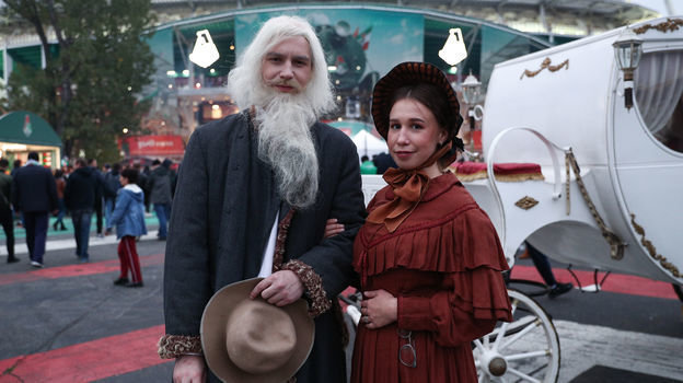 Москва вернулась в 19-й век. Представление перед матчем «Локо» — «Зенит»