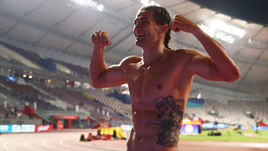 «Косички заплетала Ласицкене, а на тату изобразил сам себя, только без волос». Самый оригинальный российский участник чемпионата мира