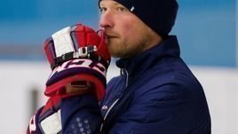 Экономия по-русски: вратарь-чемпион мира стал генменеджером, а затем назначил себя главным тренером и тренером вратарей