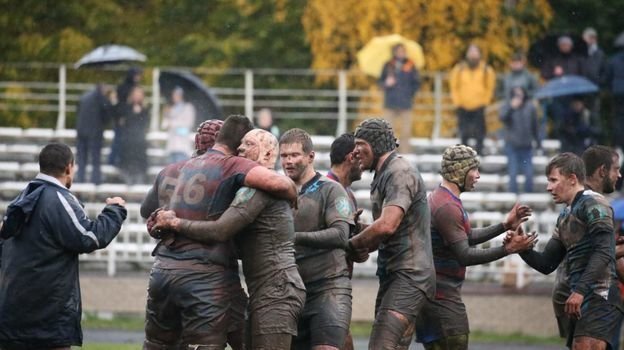 6 октября ЦСКА (Москва) одержал победу над Енисеем-СТМ-2 (Красноярск) в важнейшем матче за первое место в чемпионате высшей лиги по регби-15 со счетом 12:10. 6 октября ЦСКА (Москва) одержал победу над Енисеем-СТМ-2 (Красноярск) в важнейшем матче за первое место в чемпионате высшей лиги по регби-15 со счетом 12:10.