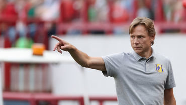 Валерий Карпин.