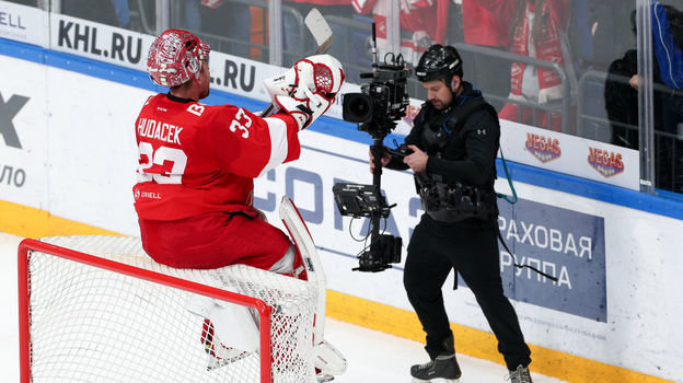 Трофей для болельщиков от Юлиуса Гудачека. Фото «СЭ» / Canon EOS-1D X Mark II Трофей для болельщиков от Юлиуса Гудачека. Фото «СЭ» / Canon EOS-1D X Mark II