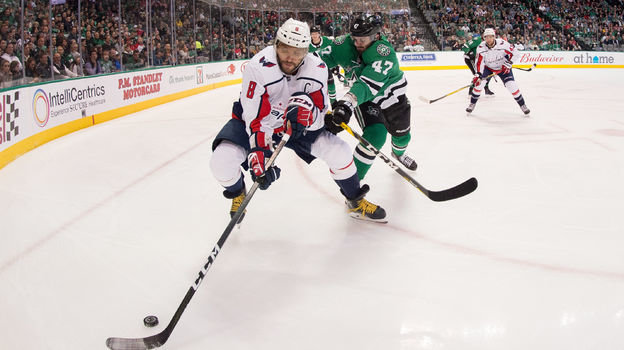 Александр Овечкин vs Александр Радулов. Фото USA TODAY Sports Александр Овечкин vs Александр Радулов. Фото USA TODAY Sports