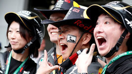 Япония ждет подиума «Хонды», но гонка на грани срыва