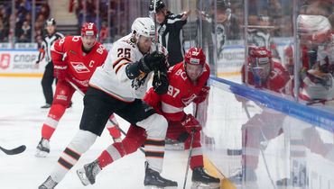 12 октября. Москва. «Спартак» — «Амур» — 1:2 Б. Красно-белые проиграли команде из Хабаровска впервые с 2009 года.