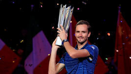 Медведев выиграл в Шанхае и опередил Федерера!