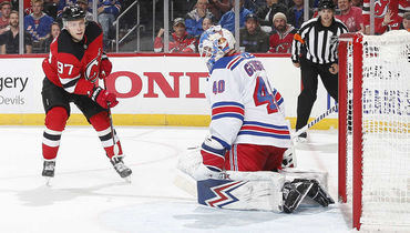 18 октября. Нью-Джерси. «Нью-Джерси» — «Рейнджерс» — 5:2. Никита Гусев в атаке.