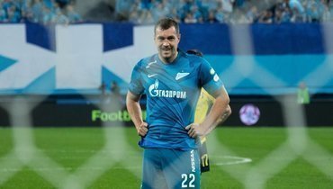 19 октября. Санкт-Петербург. «Зенит» — «Ростов» — 6:1. Автор хет-трика Артем Дзюба готовится пробить пенальти.