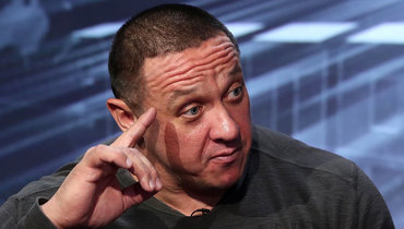 24 октября. Москва. Михаил Кокляев во время беседы с журналистами.