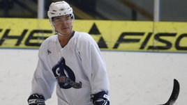 10 миллионов долларов в «Динамо», секс за деньги, дебош в самолете. Скандальный суперталант, променявший «Детройт» на КХЛ