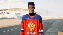 «Мой сын не отказывался играть за Россию». Какую сборную выберет талантливый юниор — сын русского хоккеиста из Швеции